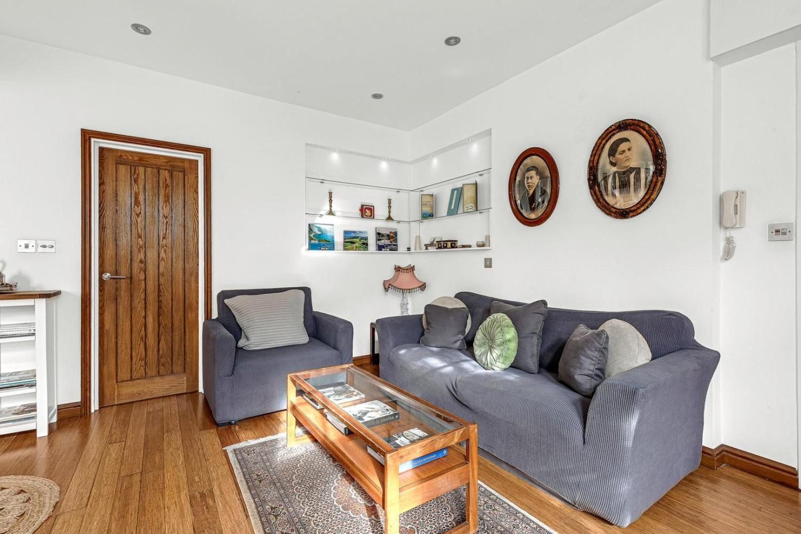 Lovely 1 Bed With Garden Apartment *